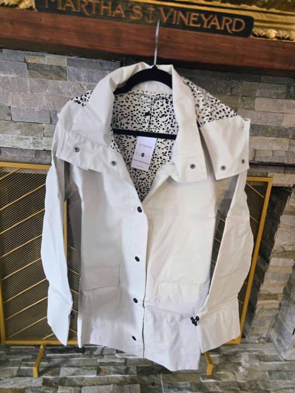 OCTMOON Women’s Lightweight Hooded Rain Jacket White Size M NWT